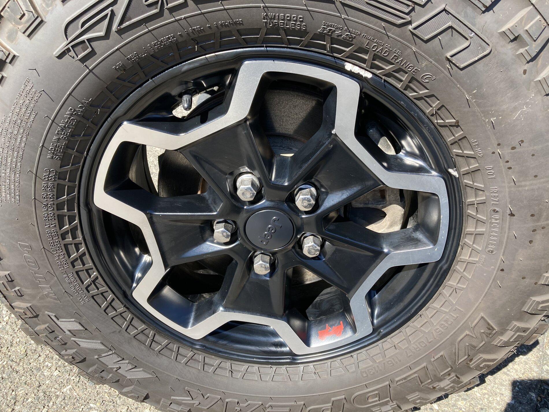 Jeep Gladiator Rubicon Wheels with Tires and TPMS 3EAFE7D0-9EFA-4877-B6FE-7699F36DA153