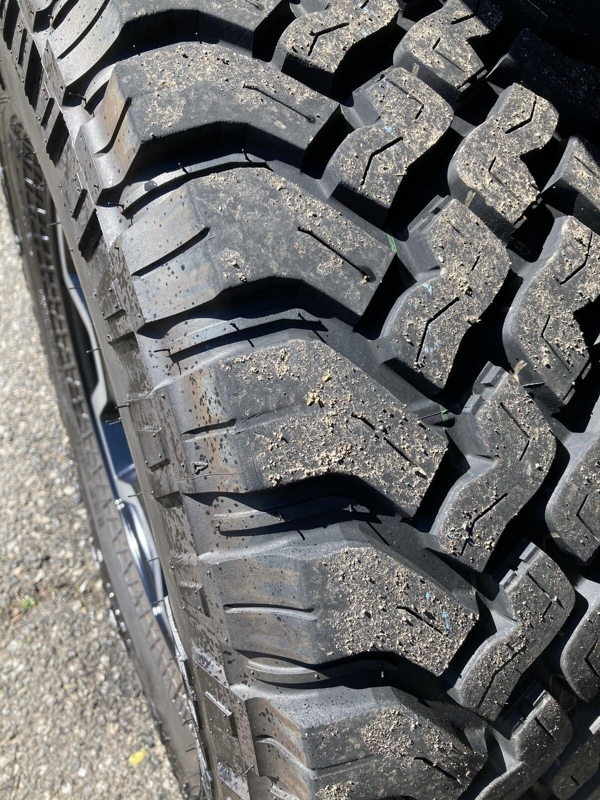 Jeep Gladiator Rubicon Wheels with Tires and TPMS D0E2E19D-5866-47E5-B5A9-887AD6B3AA49
