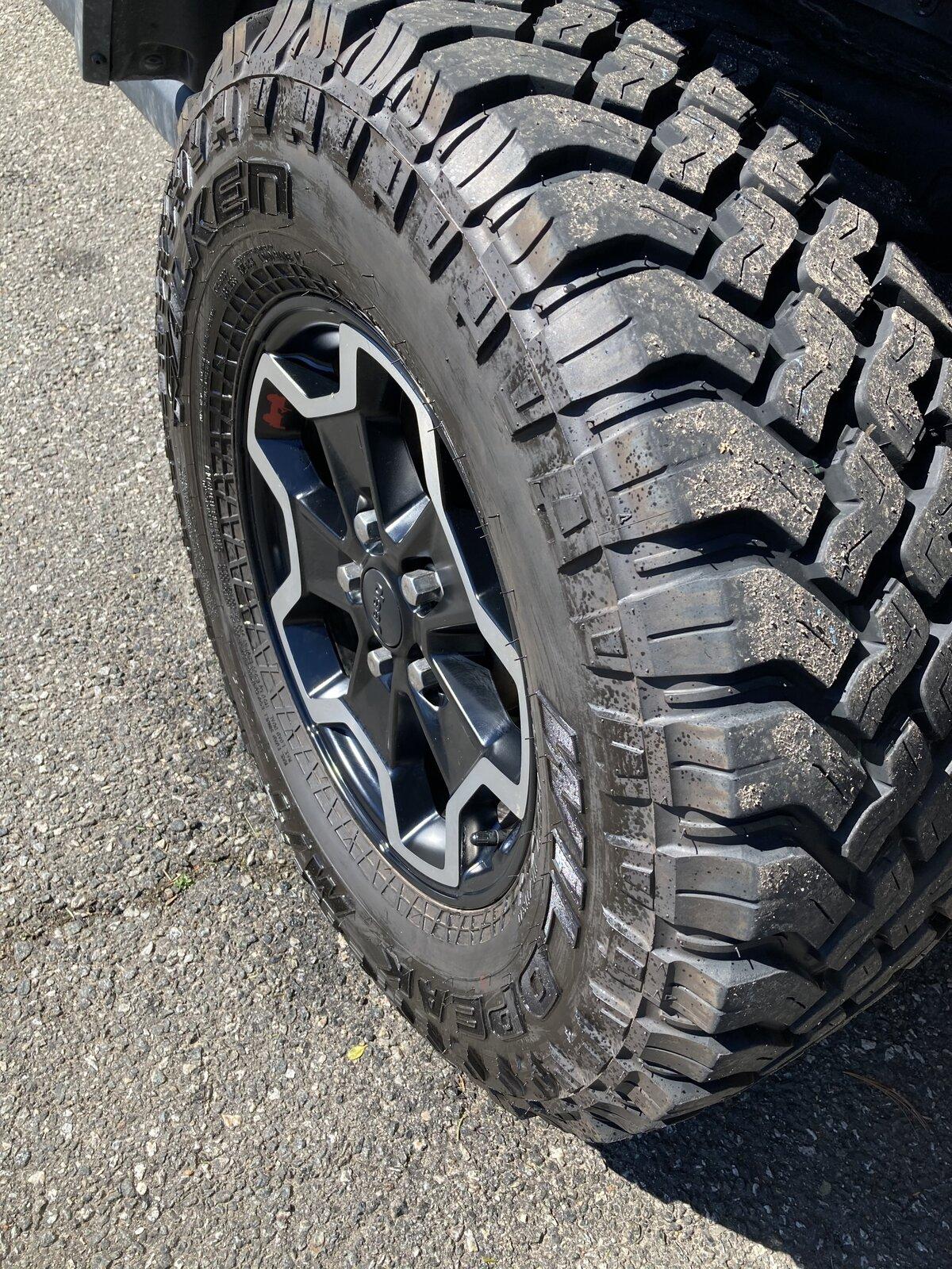 Jeep Gladiator Rubicon Wheels with Tires and TPMS 6A7D69E4-1AAF-41A0-BCA1-4B5C48D18B85