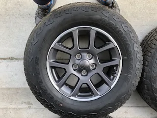 Jeep Gladiator Jeep  Gladiator 8oth anniversary Tires/Rims IMG_0174