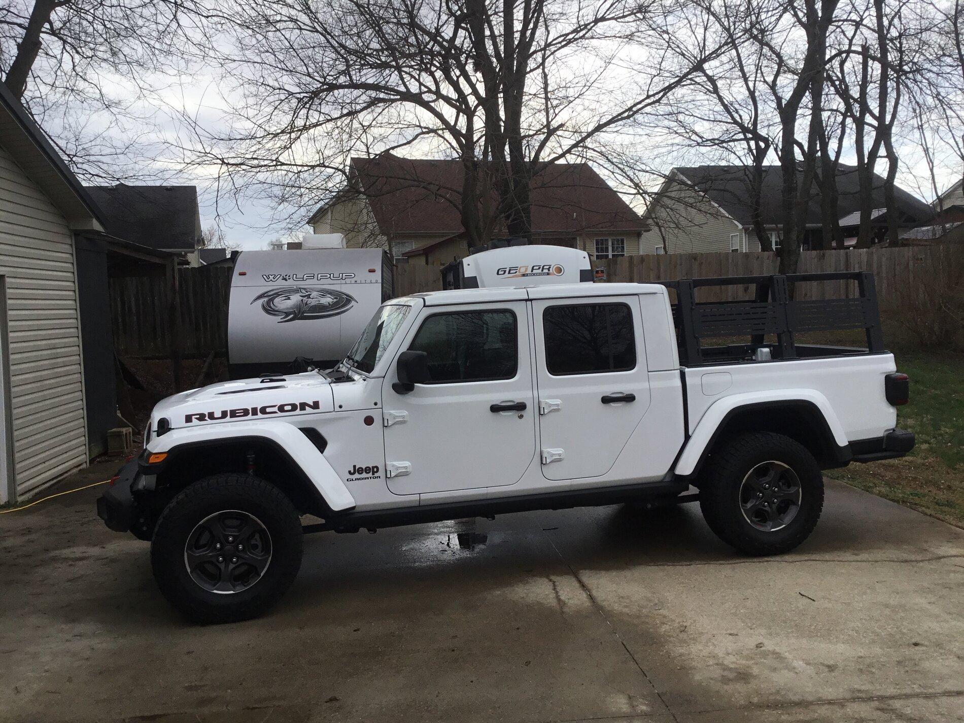 Jeep Gladiator Show me your rack A6373930-3CE8-4449-9D3A-233A4509D061