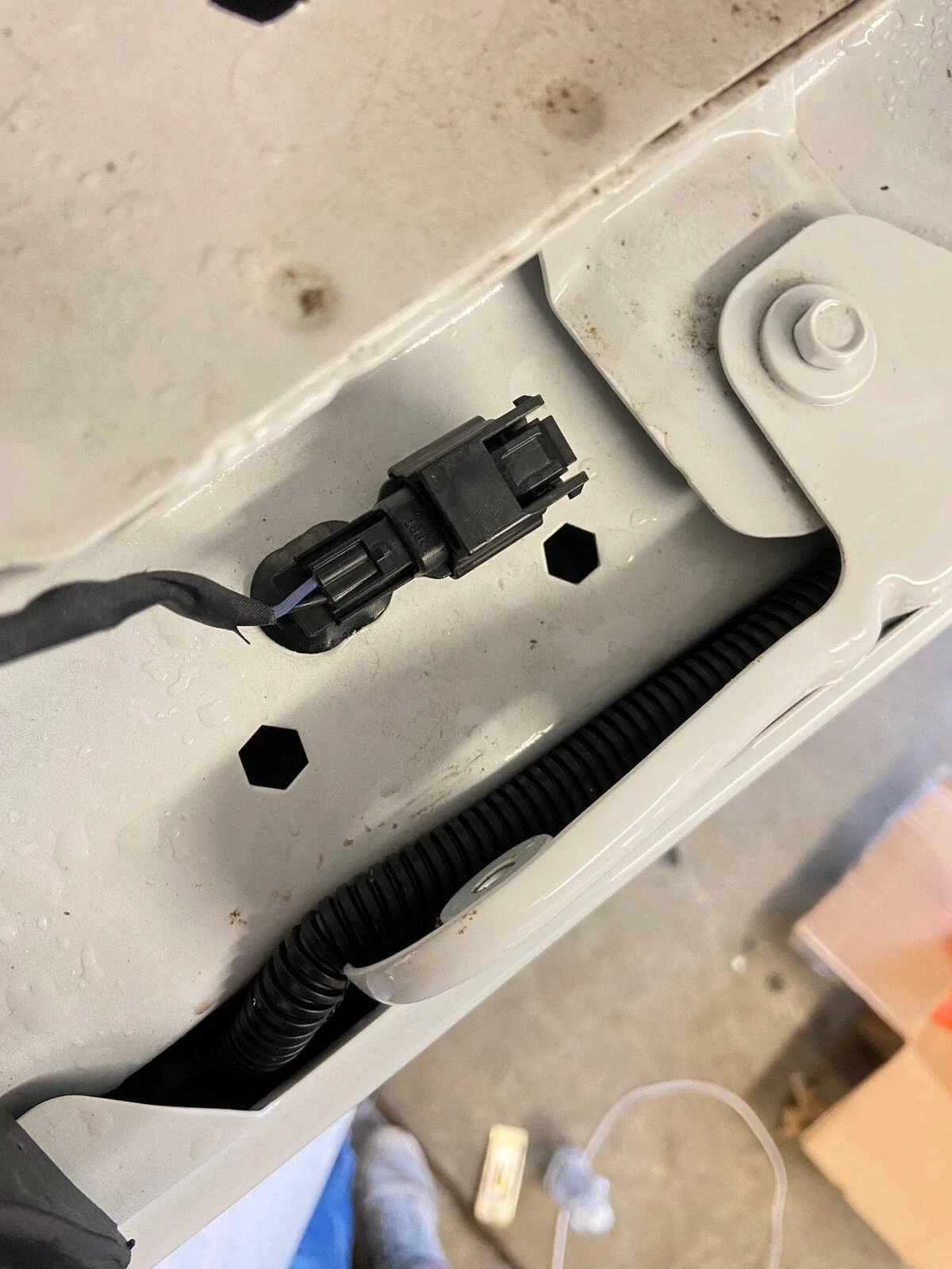 Jeep Gladiator Upgraded DRLs to LED & Added BadgeGlow for turn signals IMG_7200