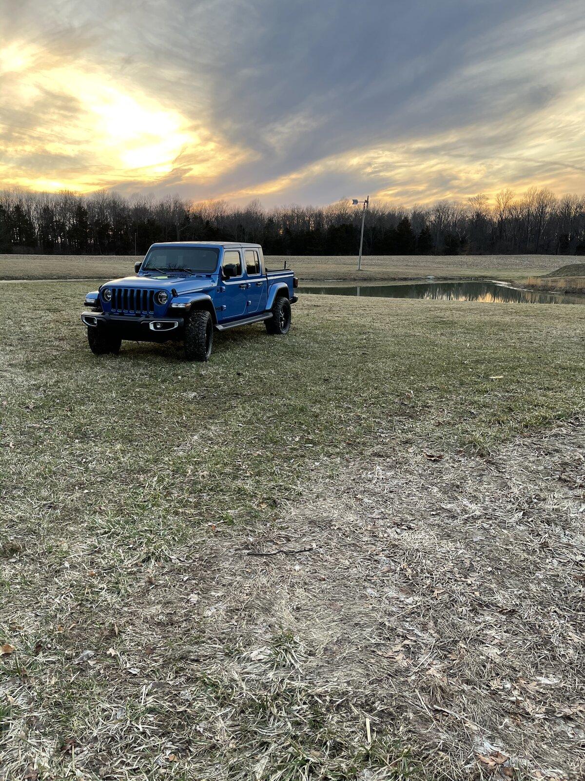 Jeep Gladiator Gladiator Glamour Shots 23A2DB6F-2D8E-4A4B-AAAB-3028D8FB18F0