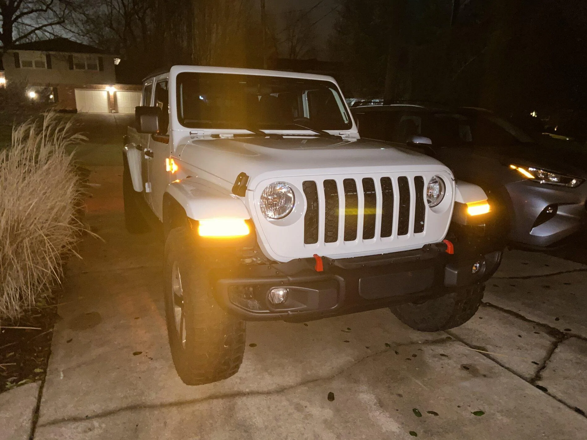 Jeep Gladiator Upgraded DRLs to LED & Added BadgeGlow for turn signals 5B755FB8-B5B1-487E-8B36-E90585CF45F6