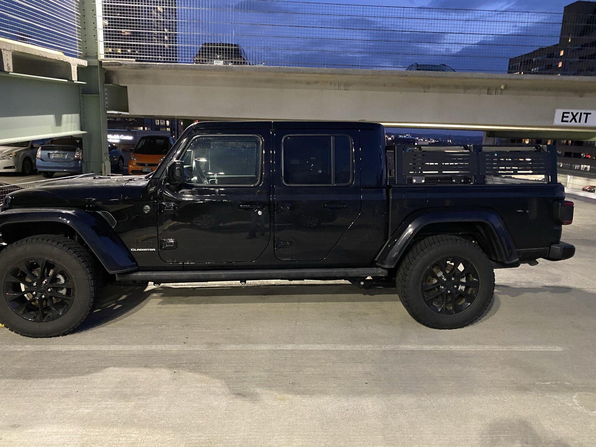 Jeep Gladiator Show me your rack IMG_0235.JPEG