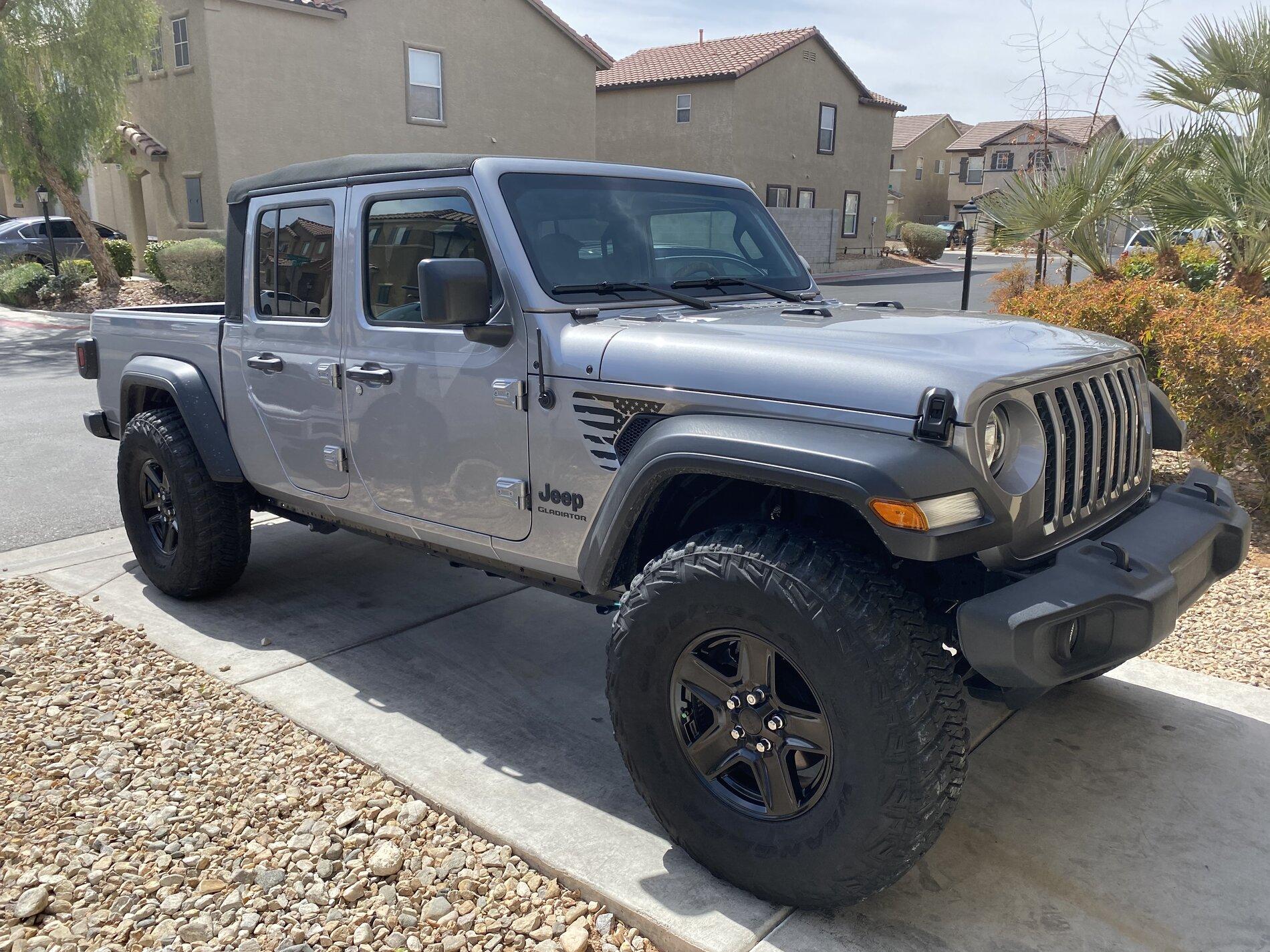 Jeep Gladiator 2.5” leveling kit and 37s done! D7546D51-BF17-4DAC-8A66-2BCC135664DB