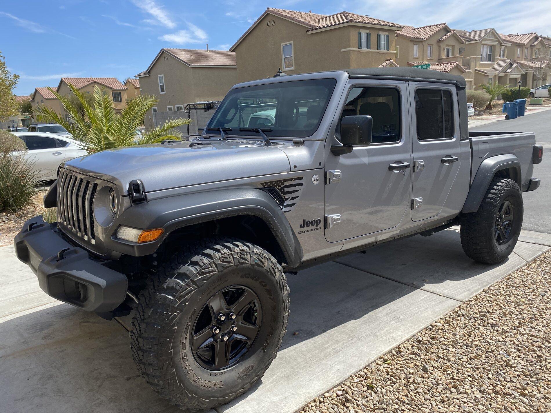 Jeep Gladiator 2.5” leveling kit and 37s done! 30809FC6-B09C-4145-BD92-80071341E5F5