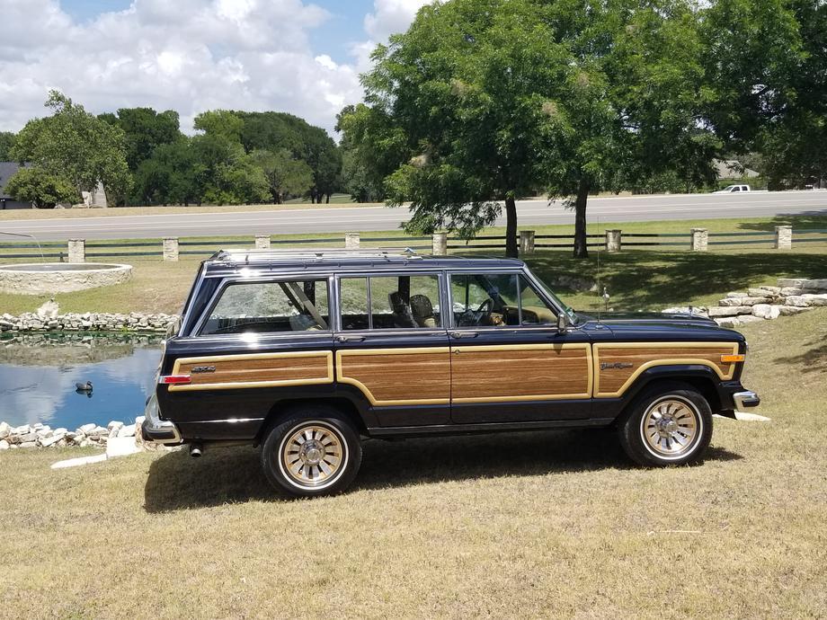 Jeep Gladiator Old School Jeeps 60D9CA64-689B-48D0-8665-9427E9134BBE