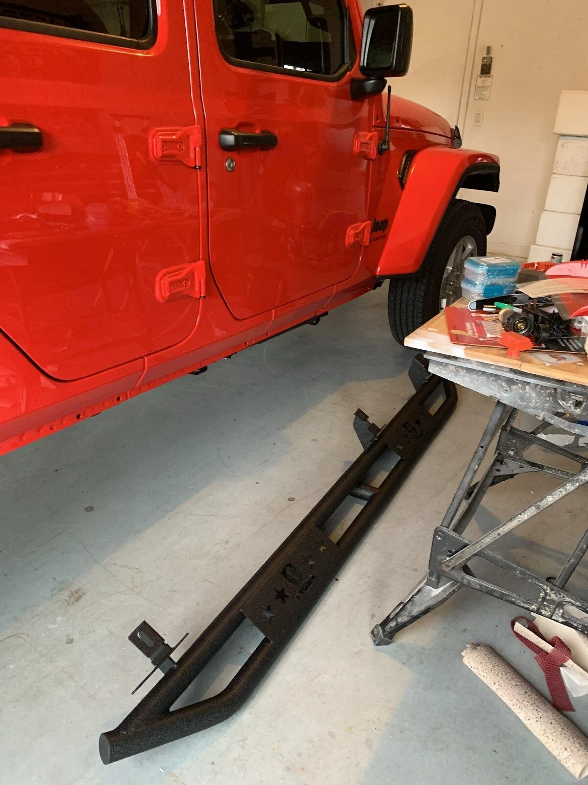 Jeep Gladiator N-Fab side step differences 744034BA-5780-47E7-8BDC-C89DF1C2F1B6