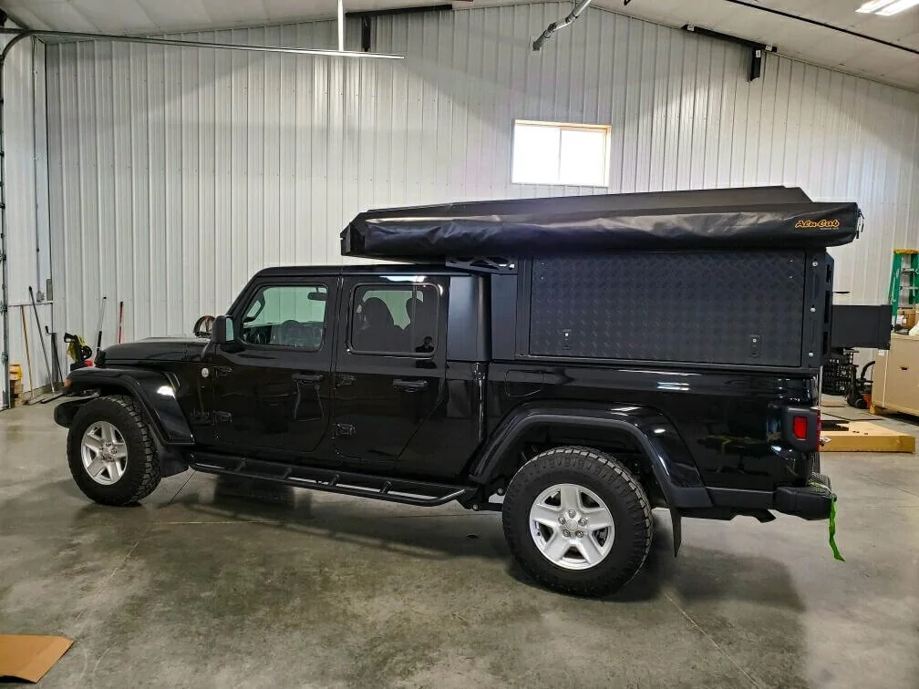 Jeep Gladiator Alu-Cab Canopy Camper IMG_0831