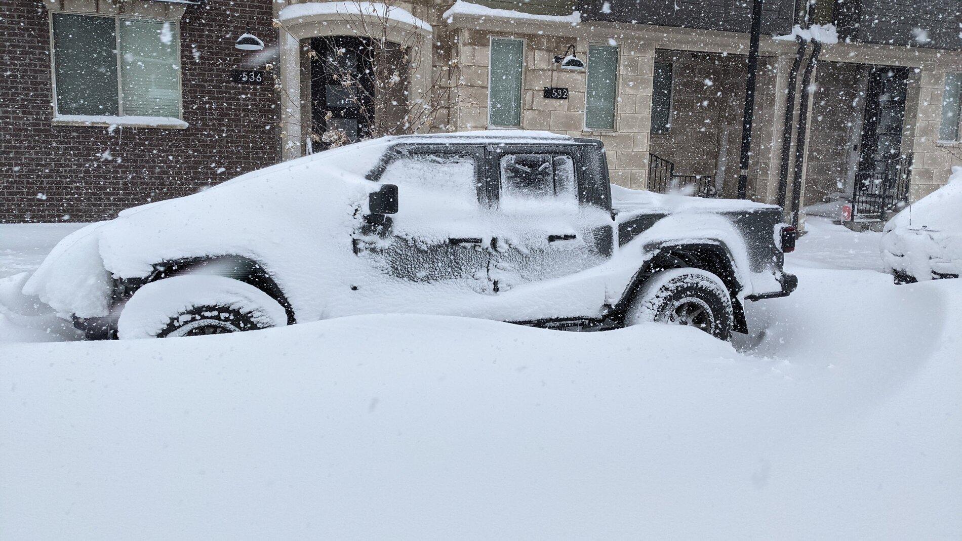 Jeep Gladiator STING GRAY Gladiator JT Club snow-jt