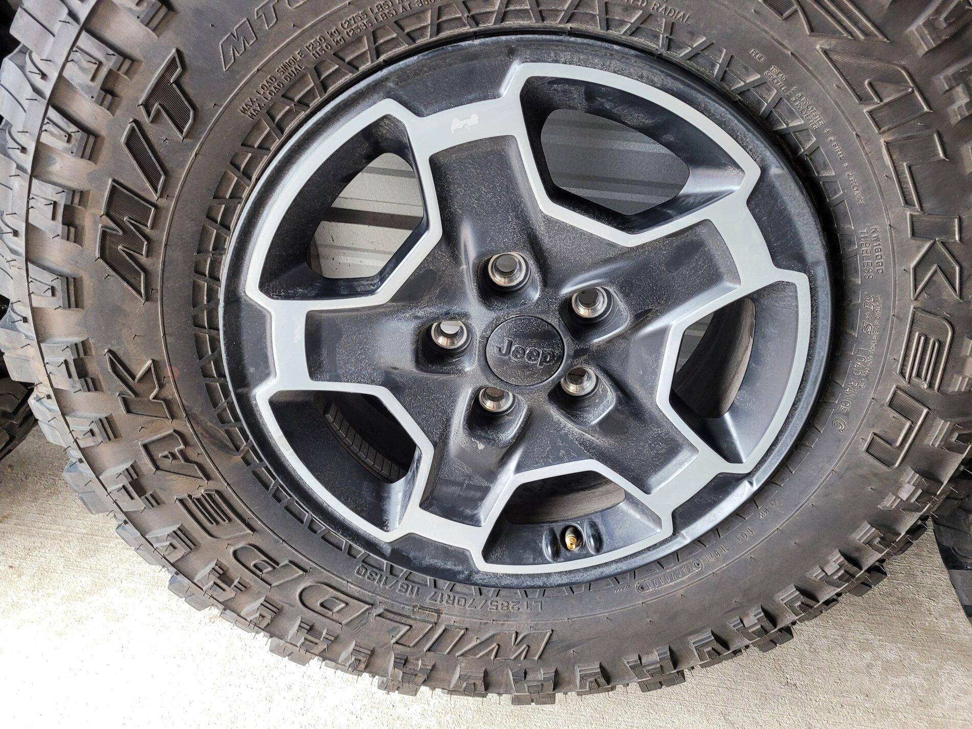 Jeep Gladiator Jeep Mojave Polished  Wheels and MT Tires 20210315_155116