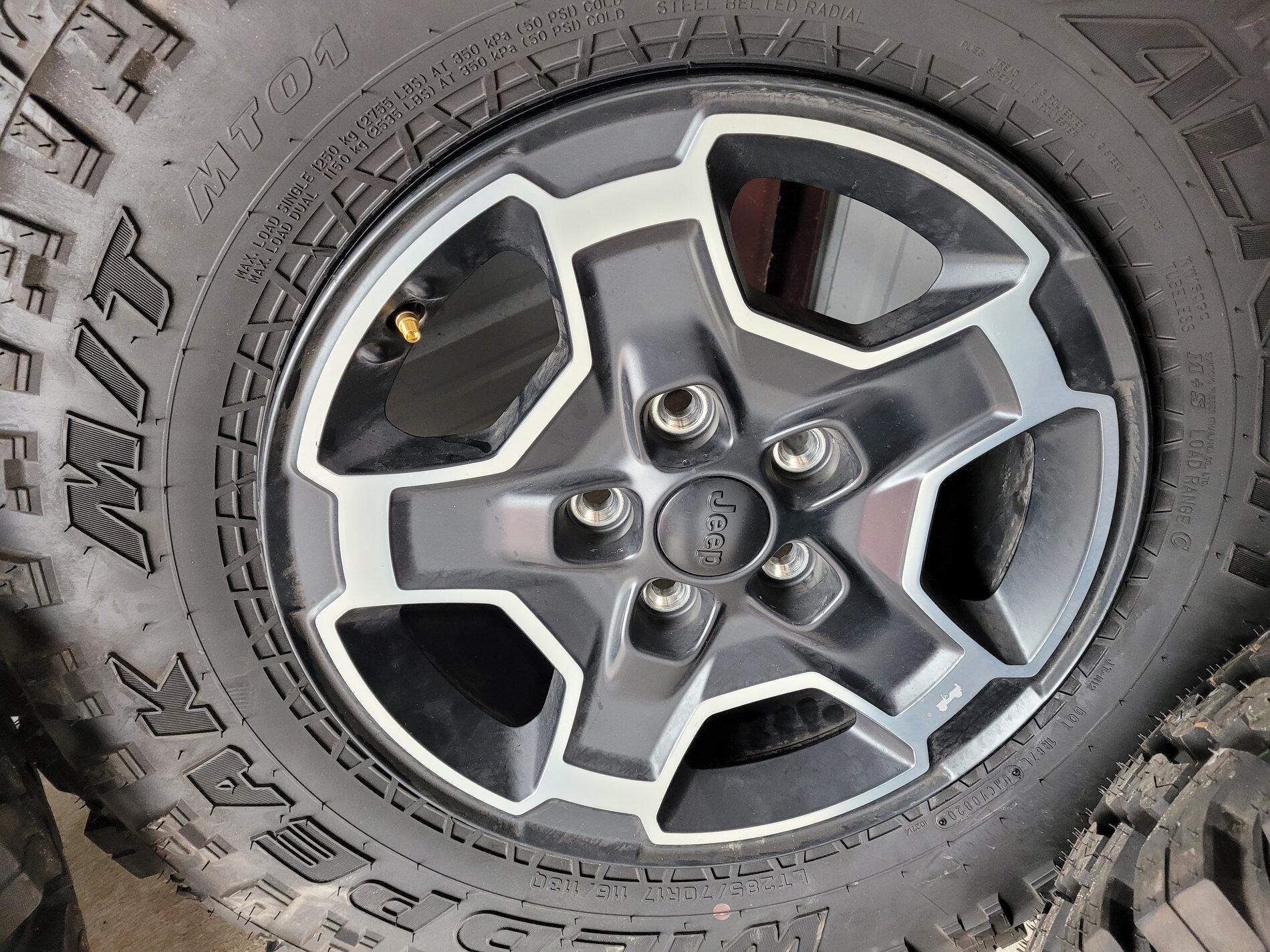 Jeep Gladiator Jeep Mojave Polished  Wheels and MT Tires 20210315_155121