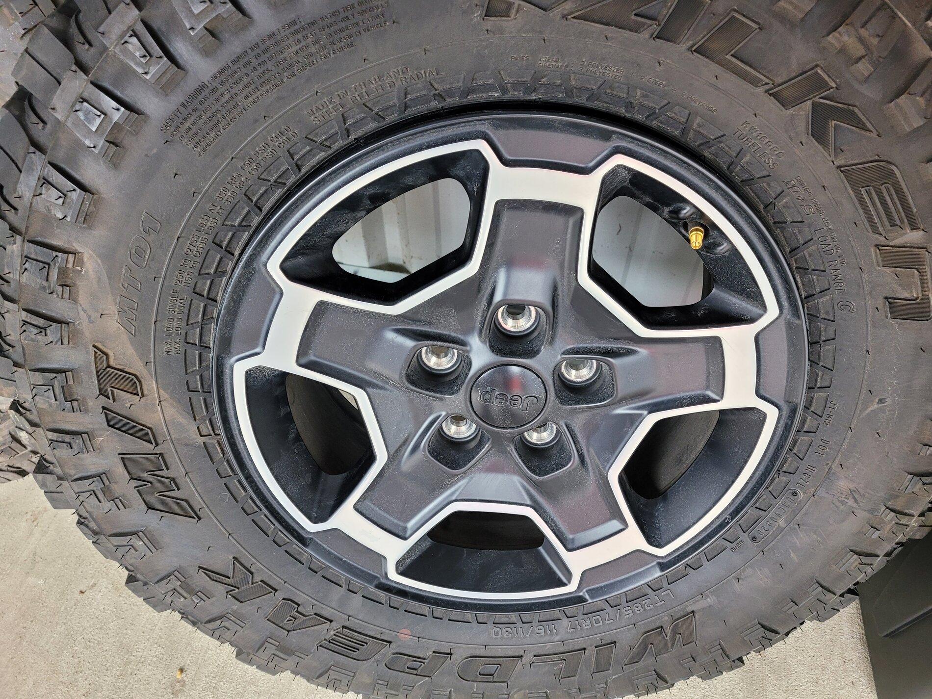 Jeep Gladiator Jeep Mojave Polished  Wheels and MT Tires 20210315_155128