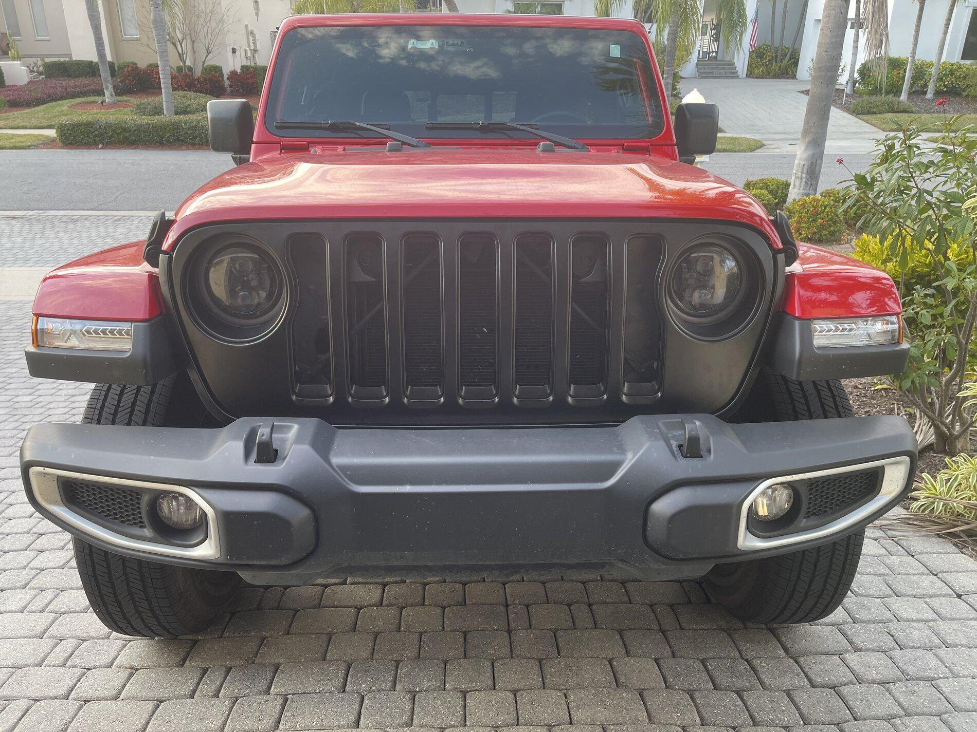 Jeep Gladiator Difference in grille?? 93D8484B-DB32-4D52-849D-8466AC7BF09C
