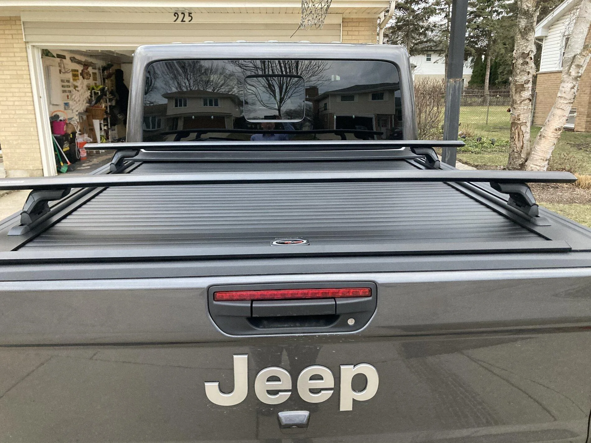 Jeep Gladiator Retractable tonneau and tracks for rack system 9BC838B6-DD59-4A0A-8564-3561401CC6D4