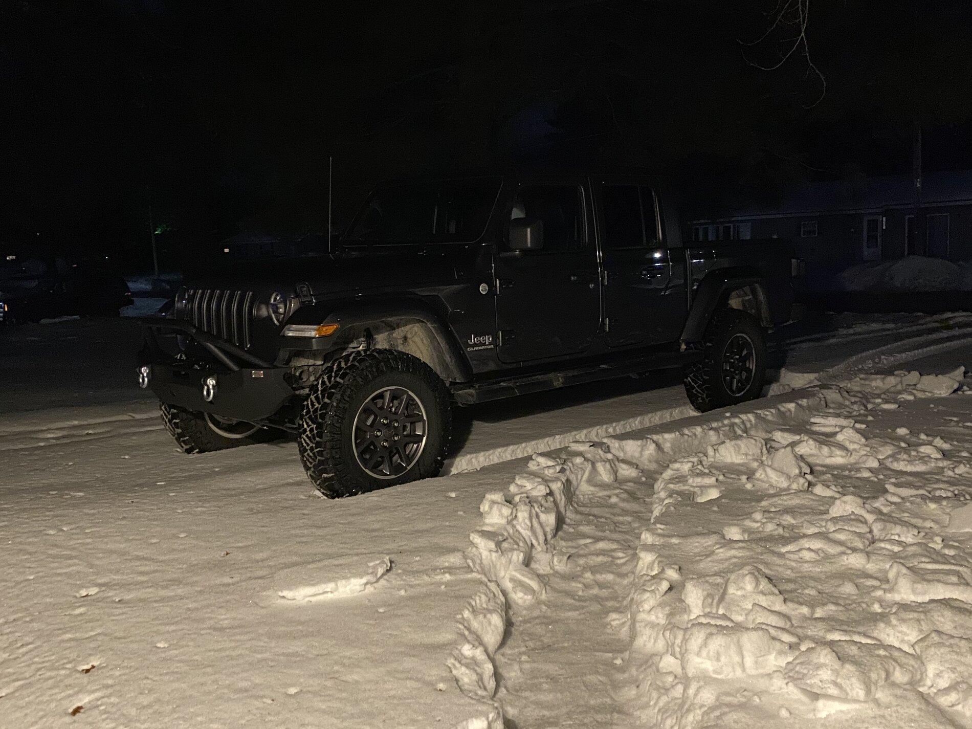 Jeep Gladiator Pictures Wanted - 35’s on 2” lift EEA647D2-7F5A-48C7-A998-72486BC8BE79