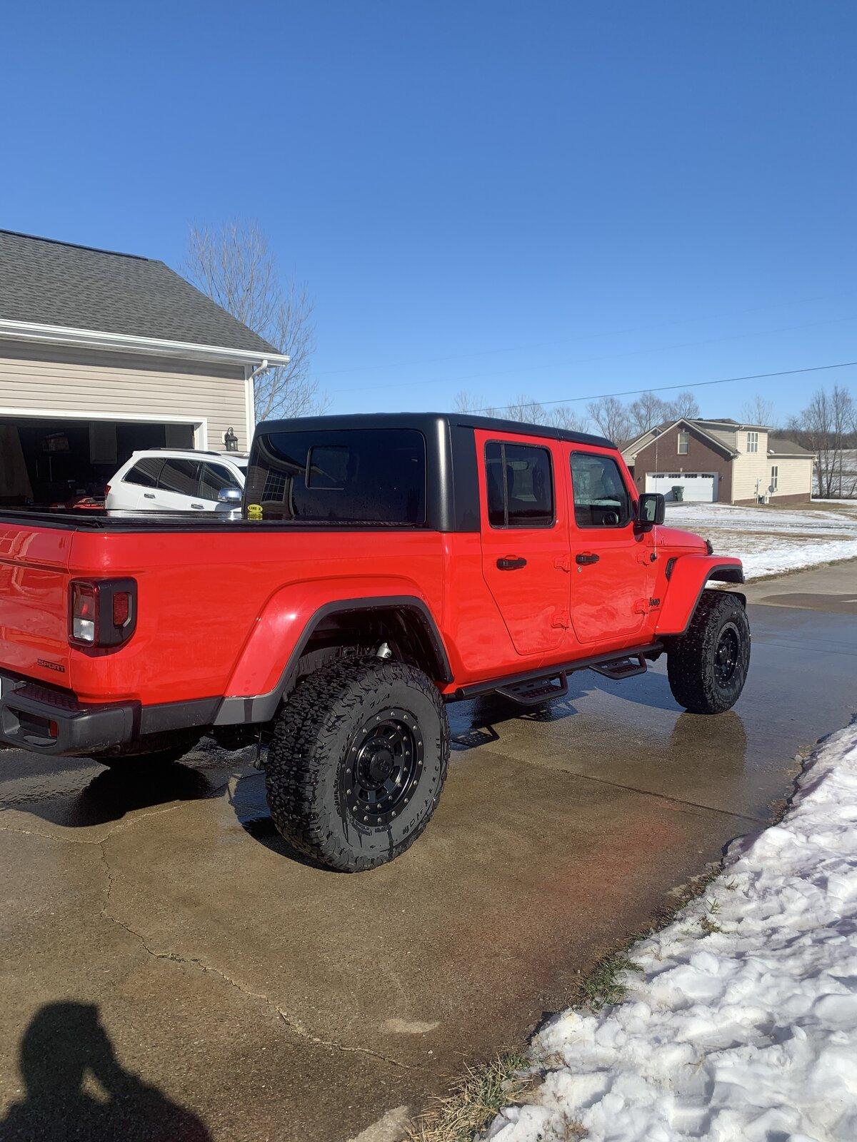 Jeep Gladiator Pictures Wanted - 35’s on 2” lift B024E8A7-AB04-41BC-9A5B-B9DA6826881F