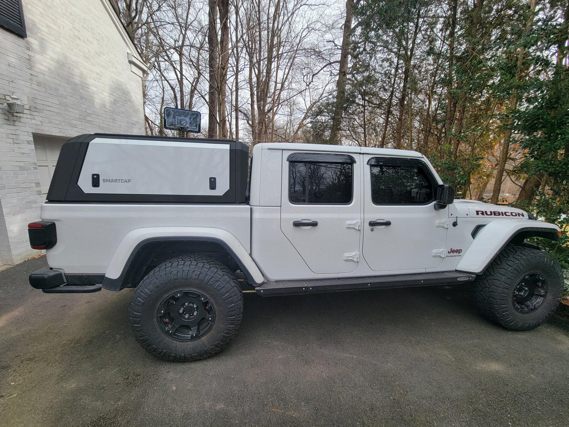 Jeep Gladiator RSi SmartCap EVO Gladiator Fitment White Jeep and Top MB EVOa with White Doors