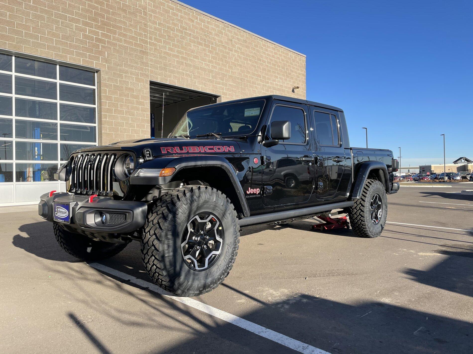 Jeep Gladiator 35x11.5R17 Anyone? jeep 5