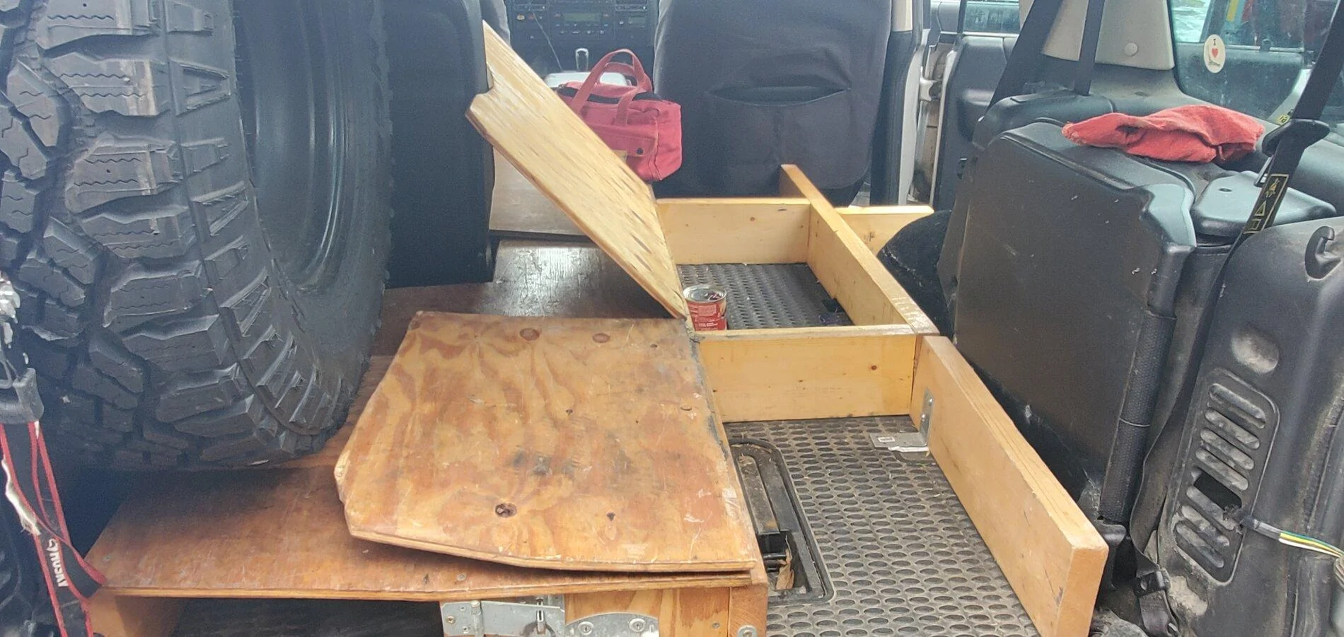 Jeep Gladiator Bronco Truck vs Gladiator Cargo Space Open