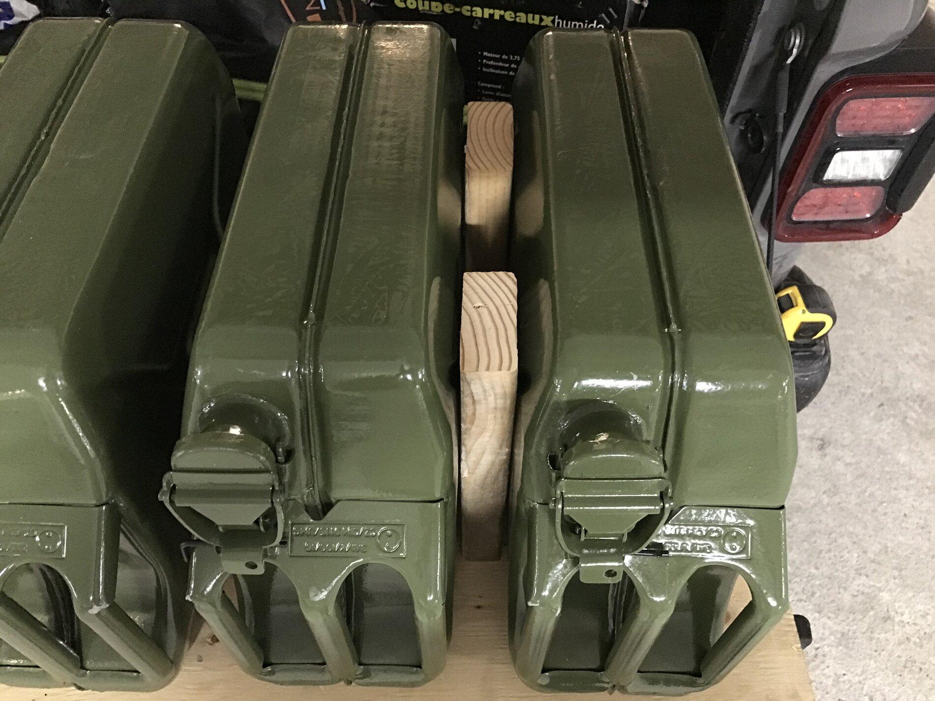 Jeep Gladiator Jerry Can Holder 7BCF32C9-C474-4FD4-9727-BDDCFED1203C