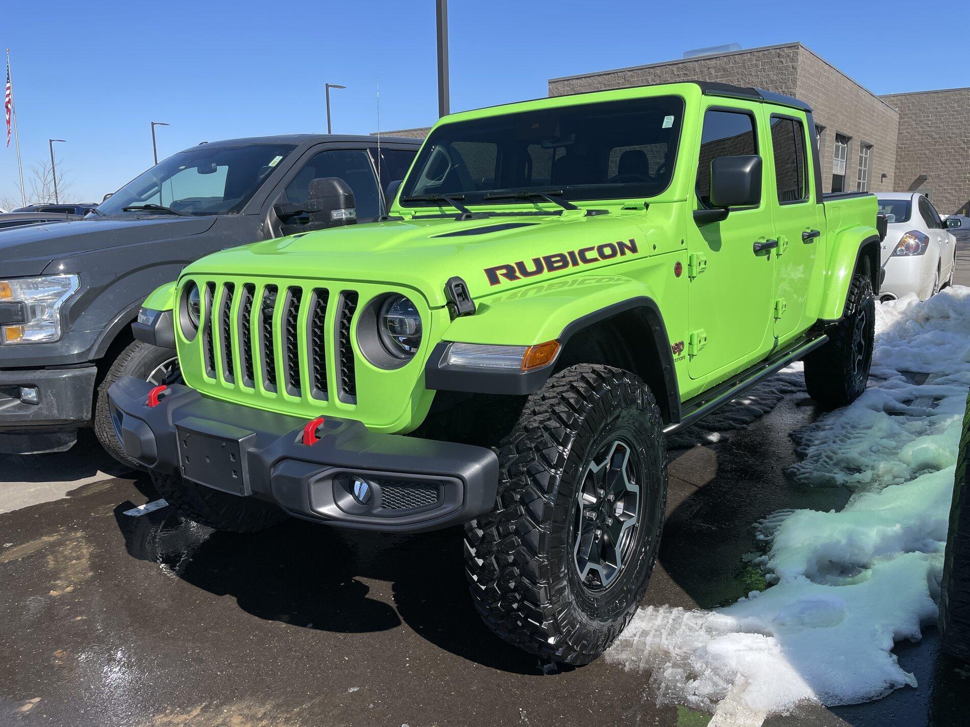 Jeep Gladiator Sunrider soft top 6C3C7A27-97EF-45ED-AB62-7501410A7F6A
