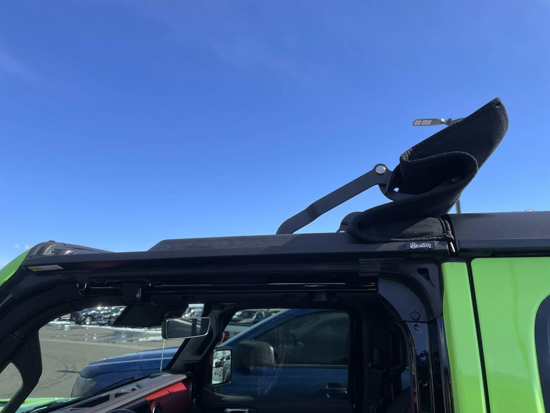Jeep Gladiator Sunrider soft top F7A6F8C1-B9C6-4795-9BA9-BFC96D51E749