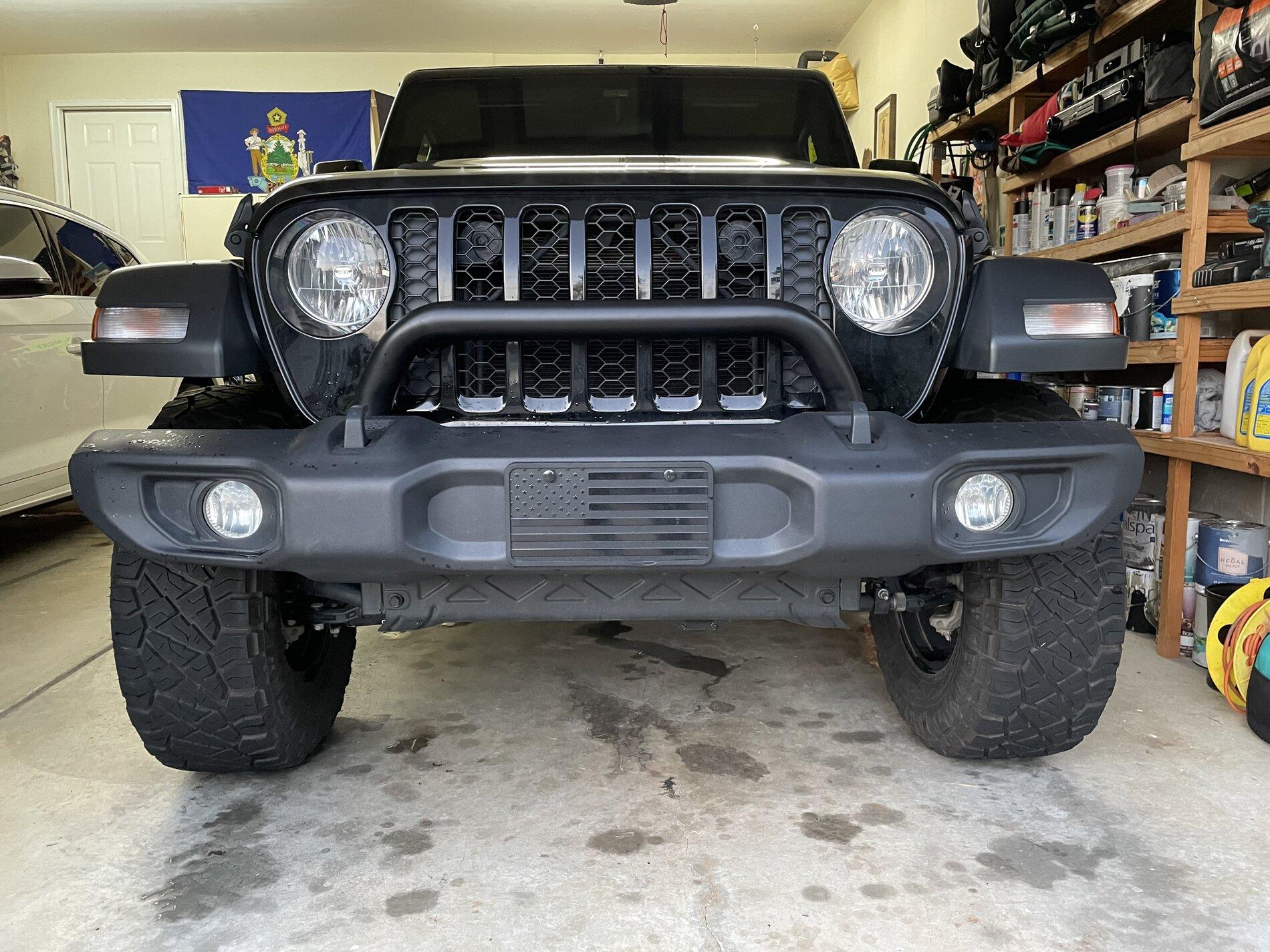 Jeep Gladiator Bull Bar on Sport bumper! CBA3E515-5CCE-44F6-B9AF-7C936BD83039