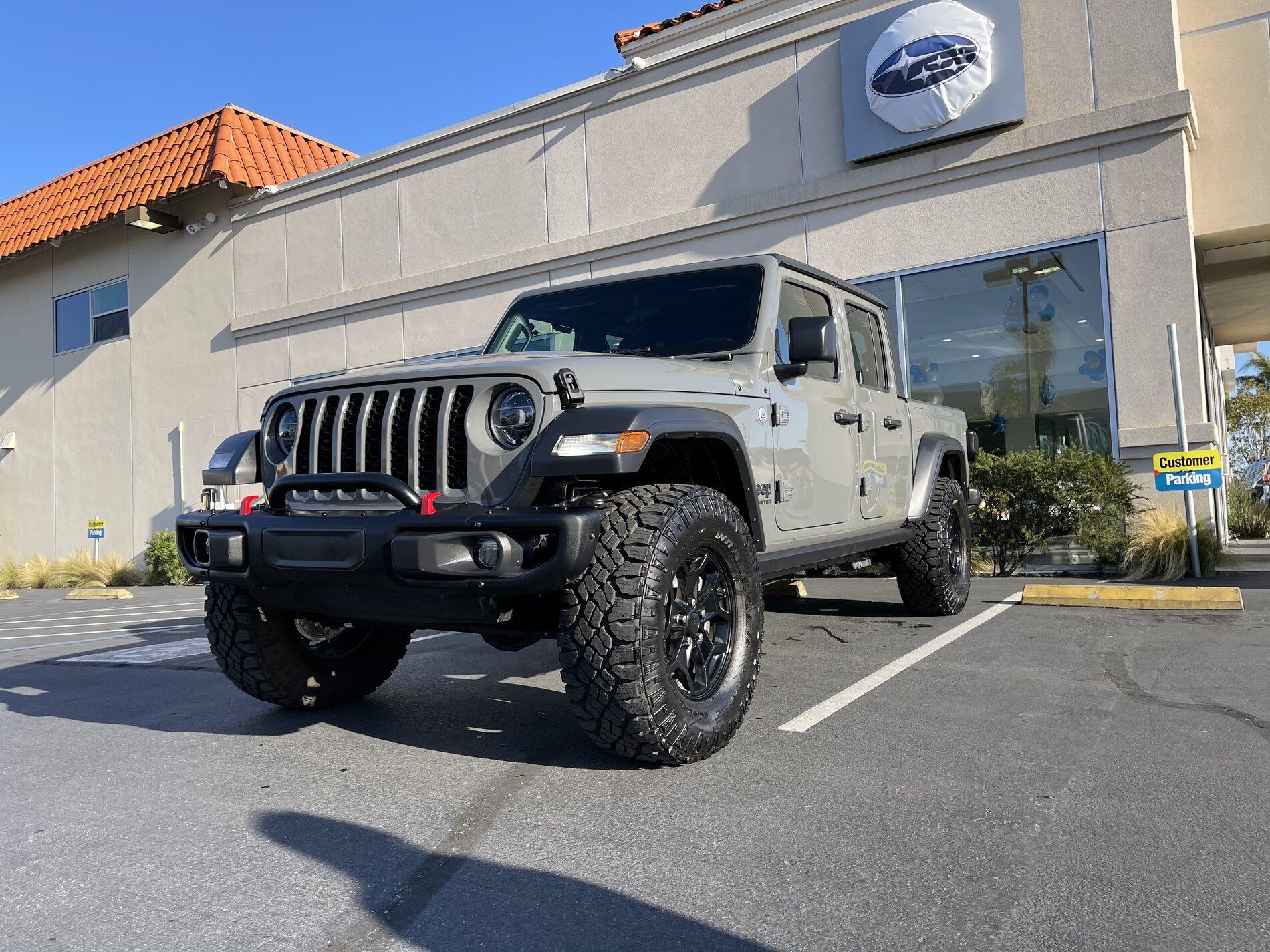 Jeep Gladiator 2020 Gladiator Sting Gray 6spd SoCal 4B9C5B43-61CD-4E17-8FF7-4E5D4A3B410E