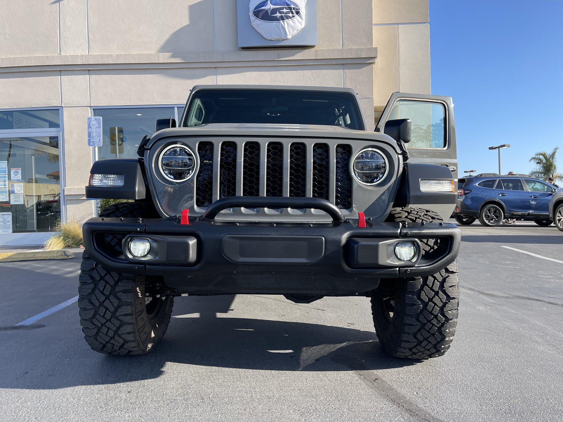 Jeep Gladiator 2020 Gladiator Sting Gray 6spd SoCal B4C528B5-08C8-4B88-A1DB-996857933365