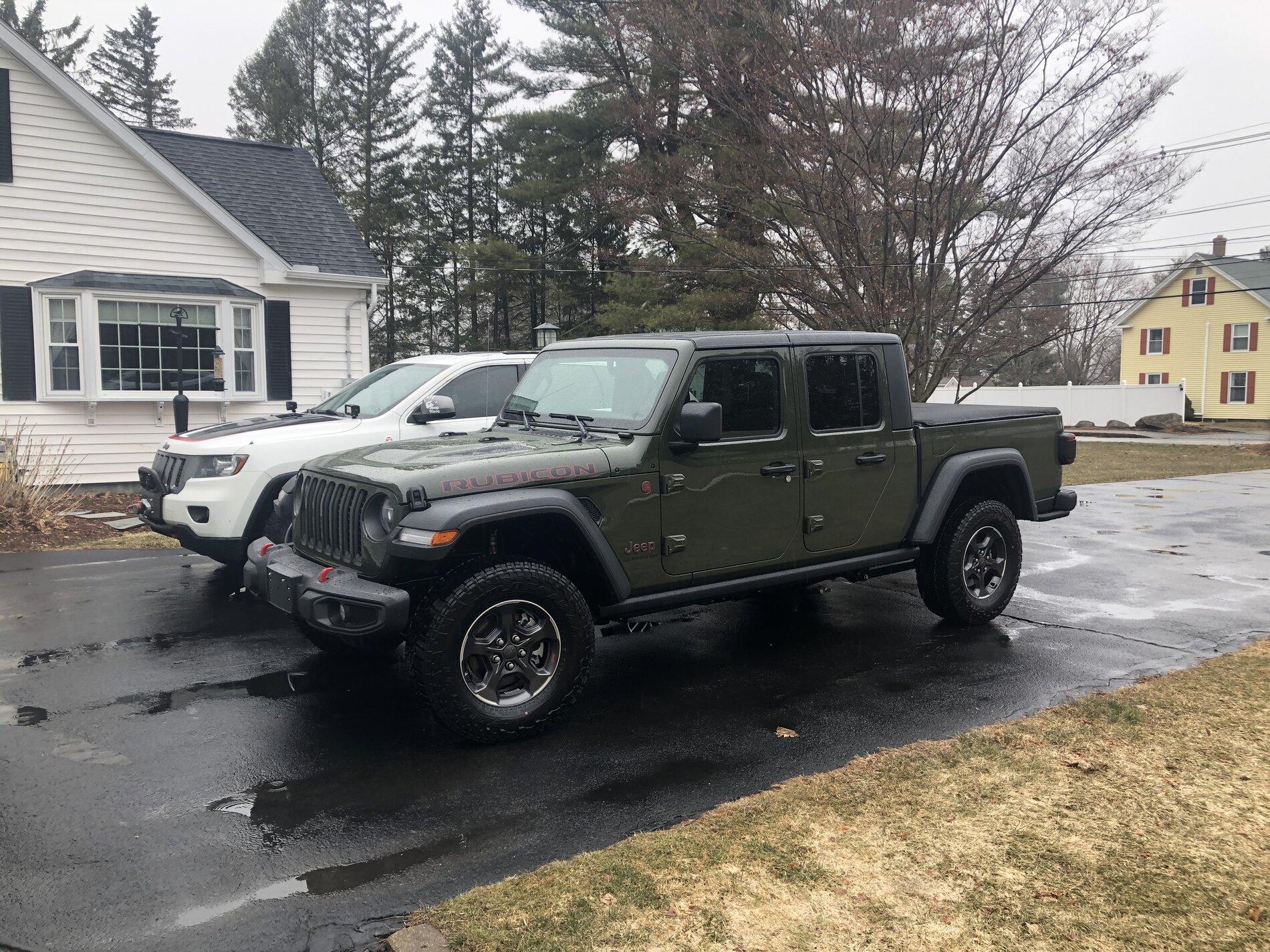 Jeep Gladiator SARGE GREEN Gladiator club DA337AA5-6772-47DF-A7B7-B9F664AD9A0F