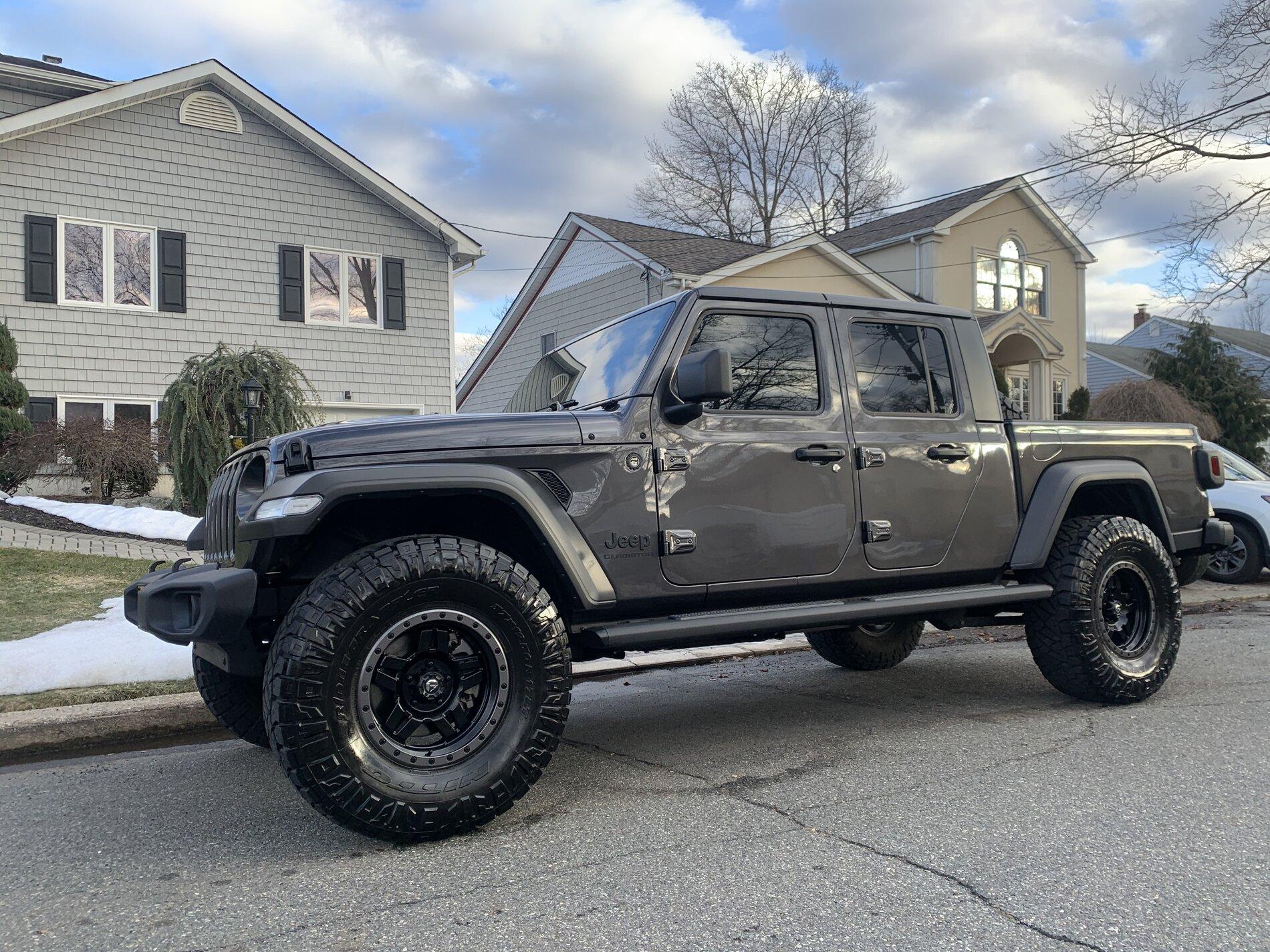 Jeep Gladiator Money Pit BA59882E-C41A-4AC8-9121-C98BC55038A5
