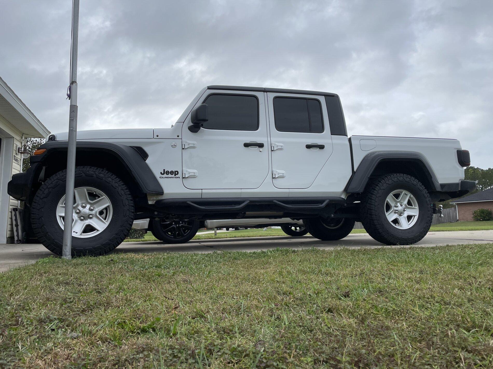 Jeep Gladiator 2020 Gladiator Sport S 1EEBCFCA-5CB3-4770-AD63-B1CEAC274CDE