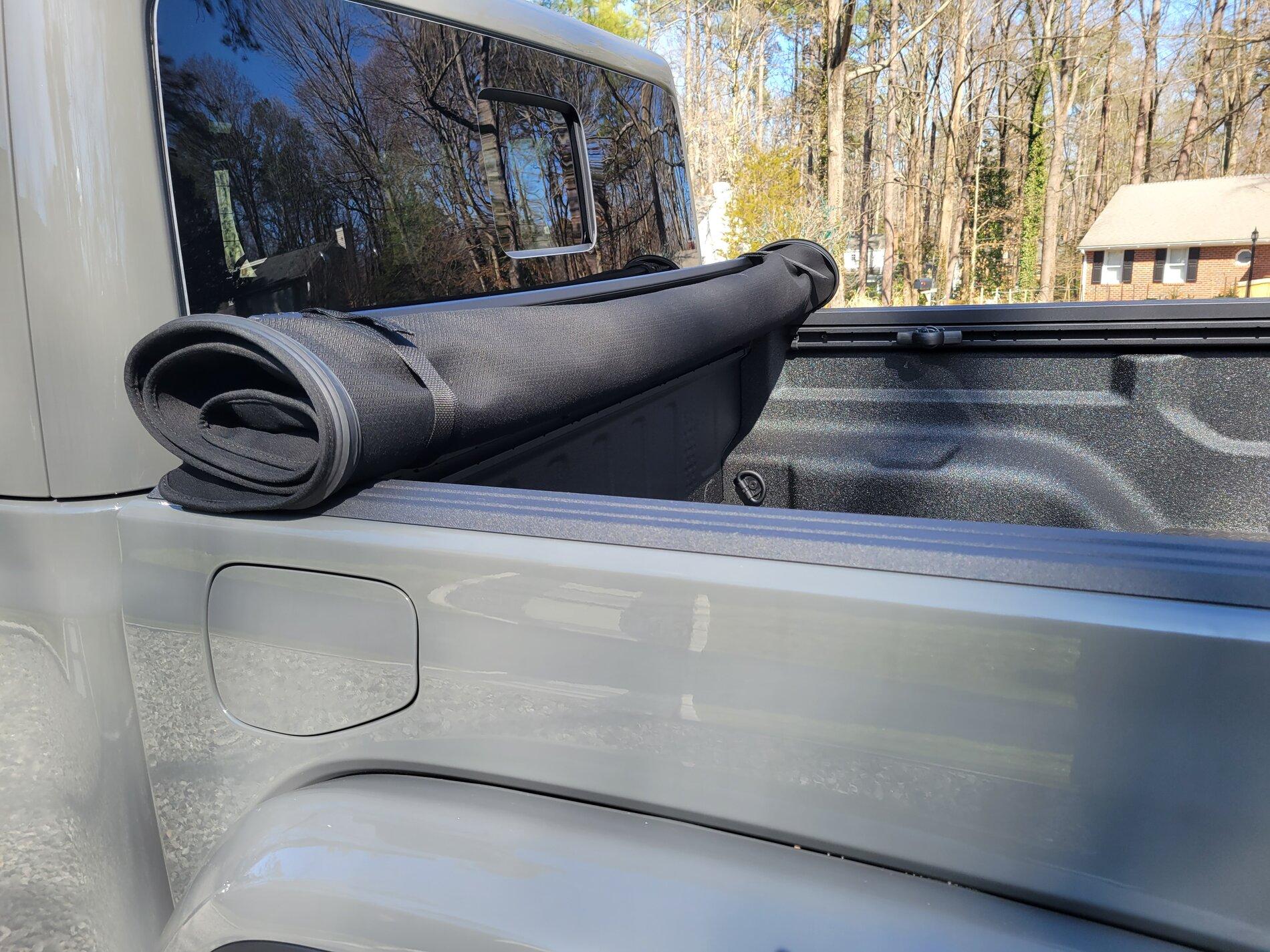 Jeep Gladiator OEM Tonneau Cover $500 20210306_140331