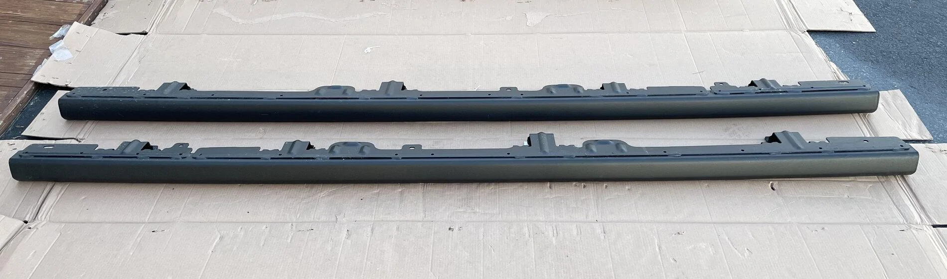 Jeep Gladiator Gladiator OEM rock rails sliders 2612A73A-9790-41AE-92D0-27813742A66A