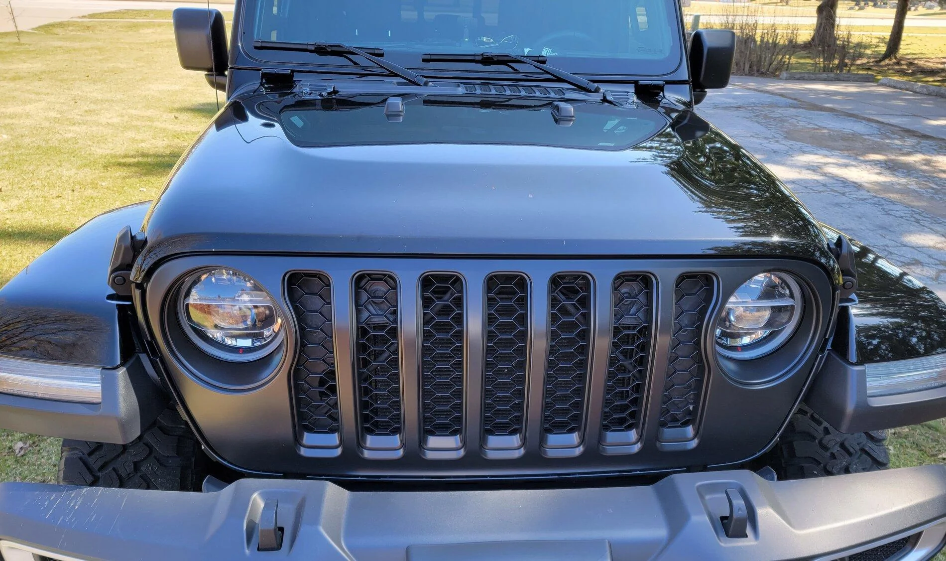 Jeep Gladiator New satin black mopar grille 20210320_123744