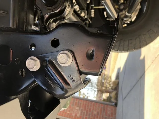 Jeep Gladiator Installing Stock Rubicon Skid Plate on Sport 3C641F88-AEC0-4D18-BB39-8469AAF69F2B