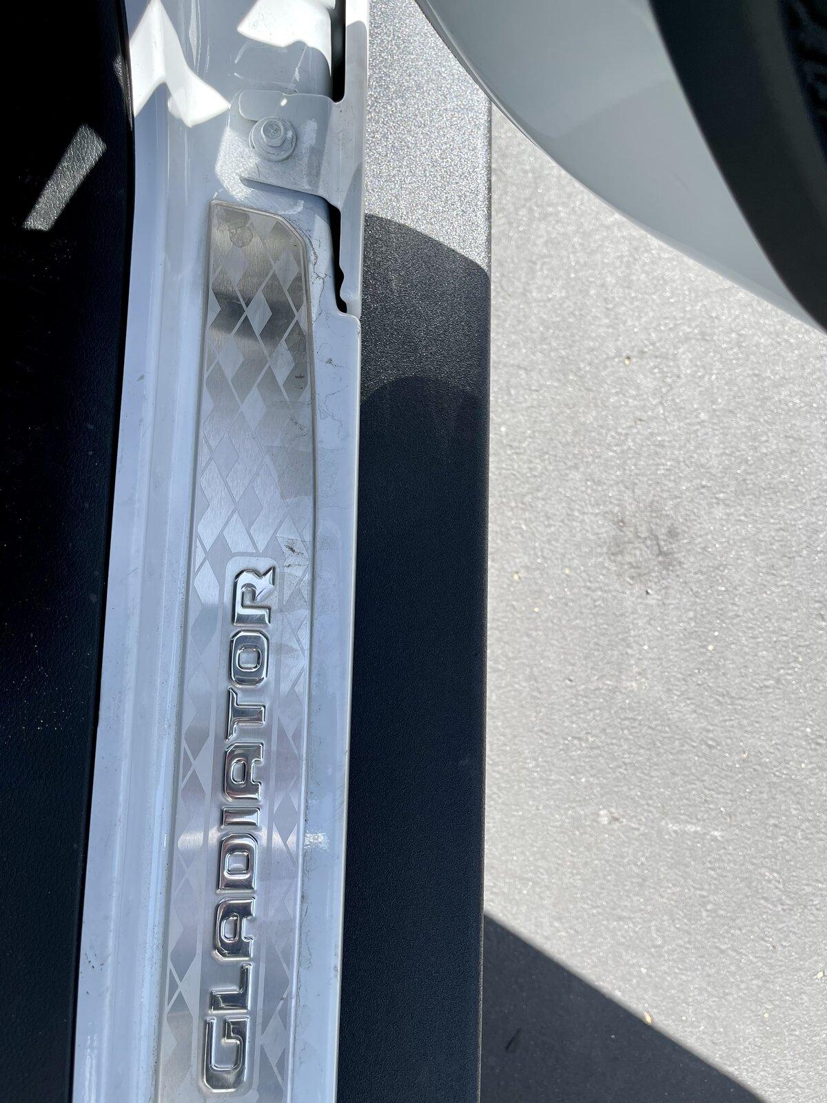 Jeep Gladiator Factory Rock Rails vs. Jeep Performance Rock Rails AFB8FF99-CA3B-4B3D-9F2D-C88E9014AF14