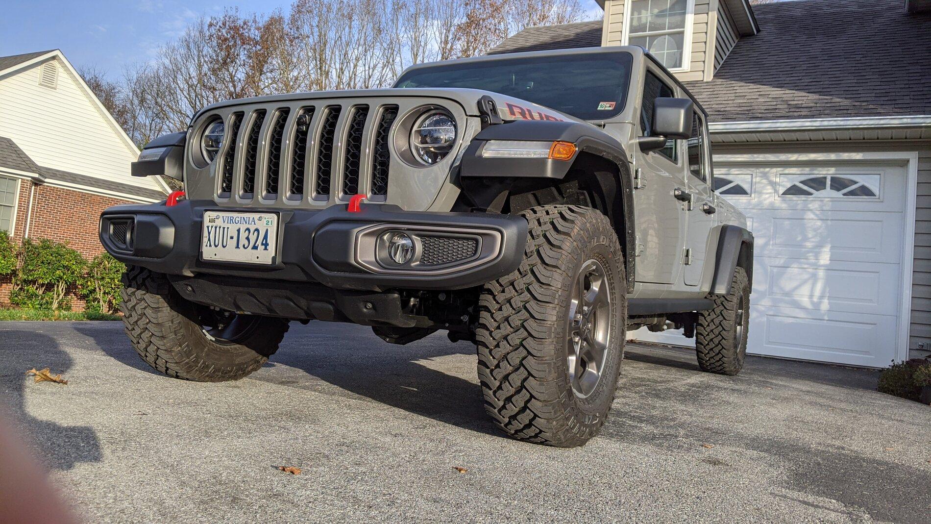 Jeep Gladiator Set of 4 2021 Rubicon Wheels/Tires/TPMS/Lugnuts plus spare tire PXL_20201114_131120115