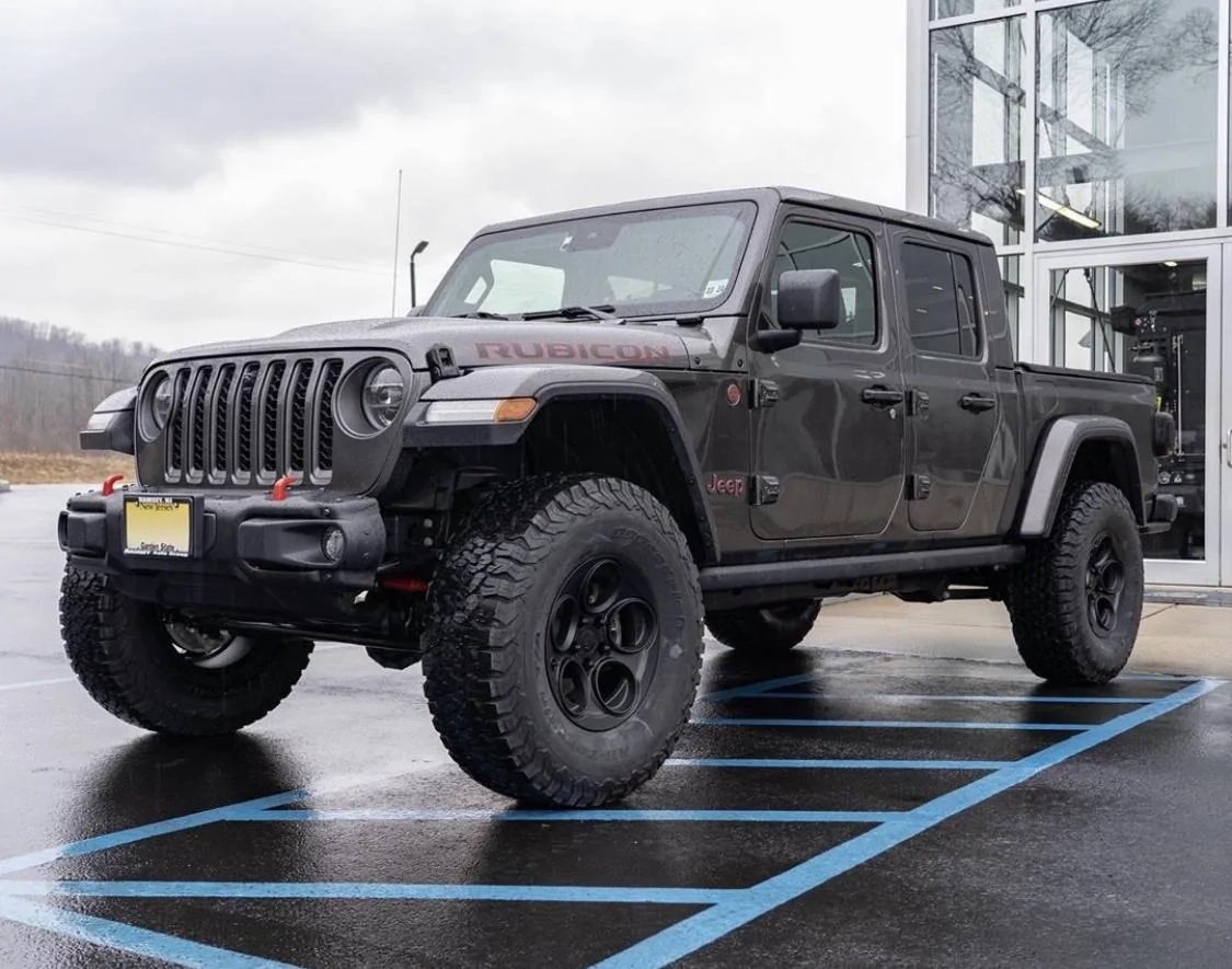 Jeep Gladiator Let’s see granite crystal jt’s with aftermarket wheels please 084D5890-66CC-4696-A4FB-6AB86314EFD3