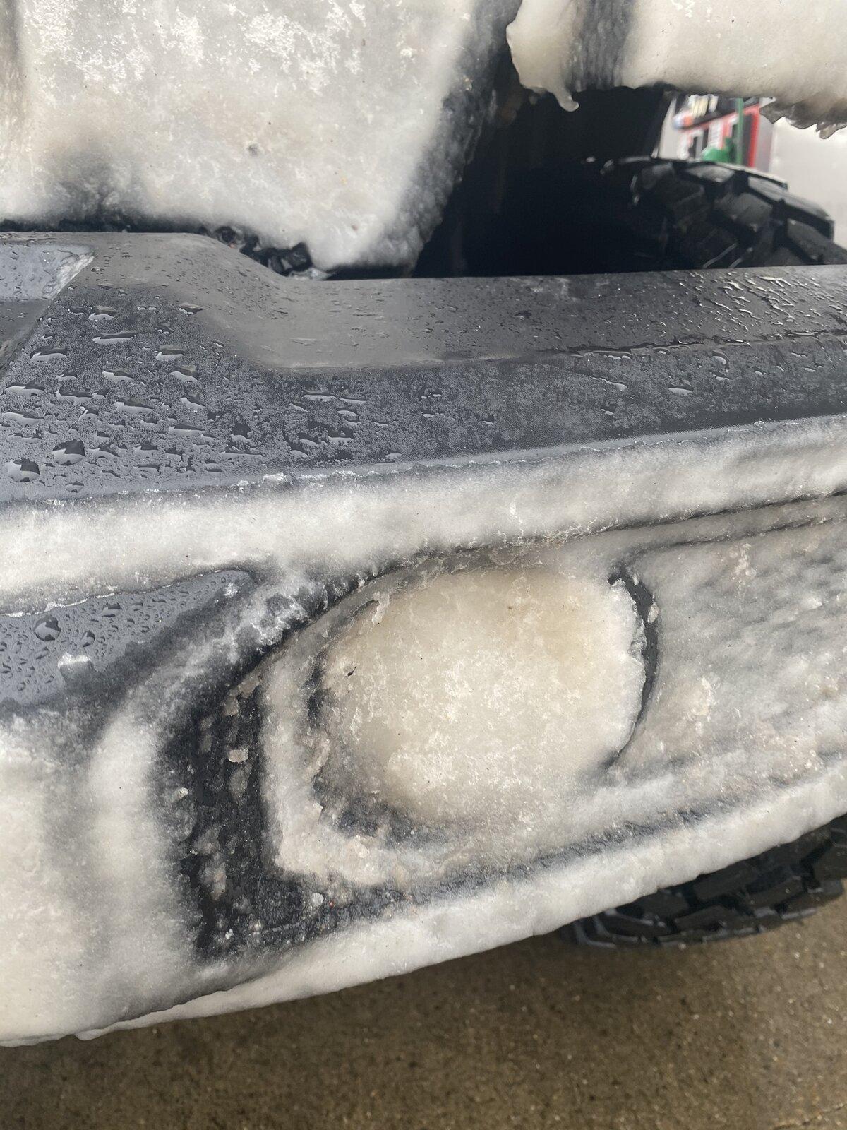 Jeep Gladiator LED Headlights are dangerous in snow/ice storm tempImagev4Y9Wh