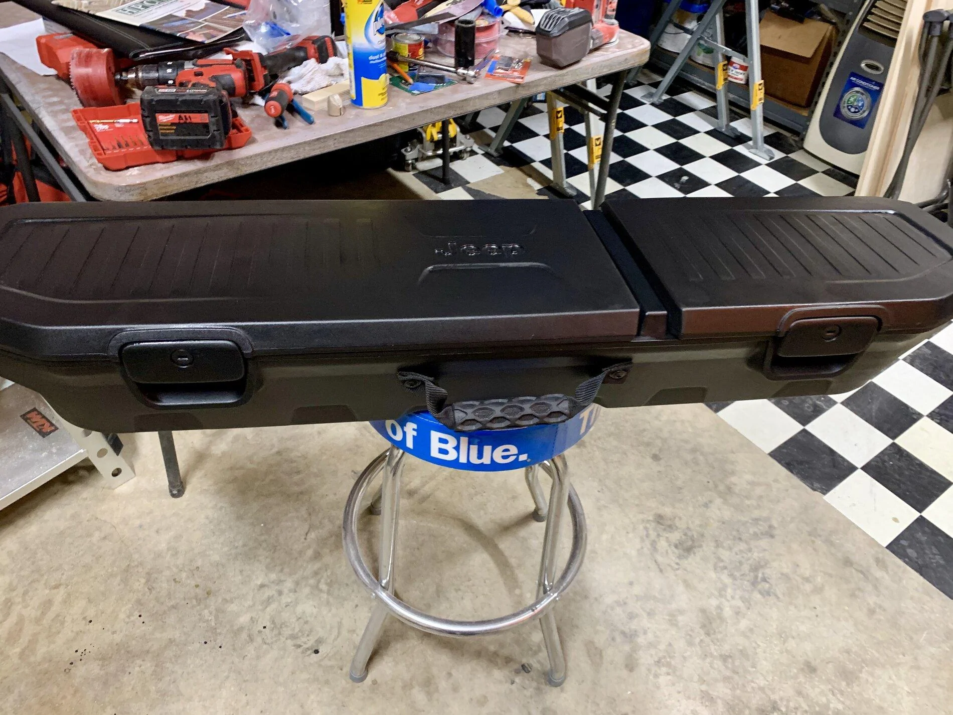 Jeep Gladiator WTS oem Mopar lock underseat box $450 OBO 49FA644C-96AB-42B4-8803-EE59E8F140E2_1_201_a
