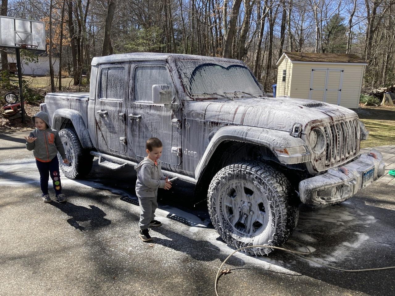 Jeep Gladiator Snazzberry Gladiator JT club CC0E8CCA-14B5-4F79-B8B2-B5B5729103DB