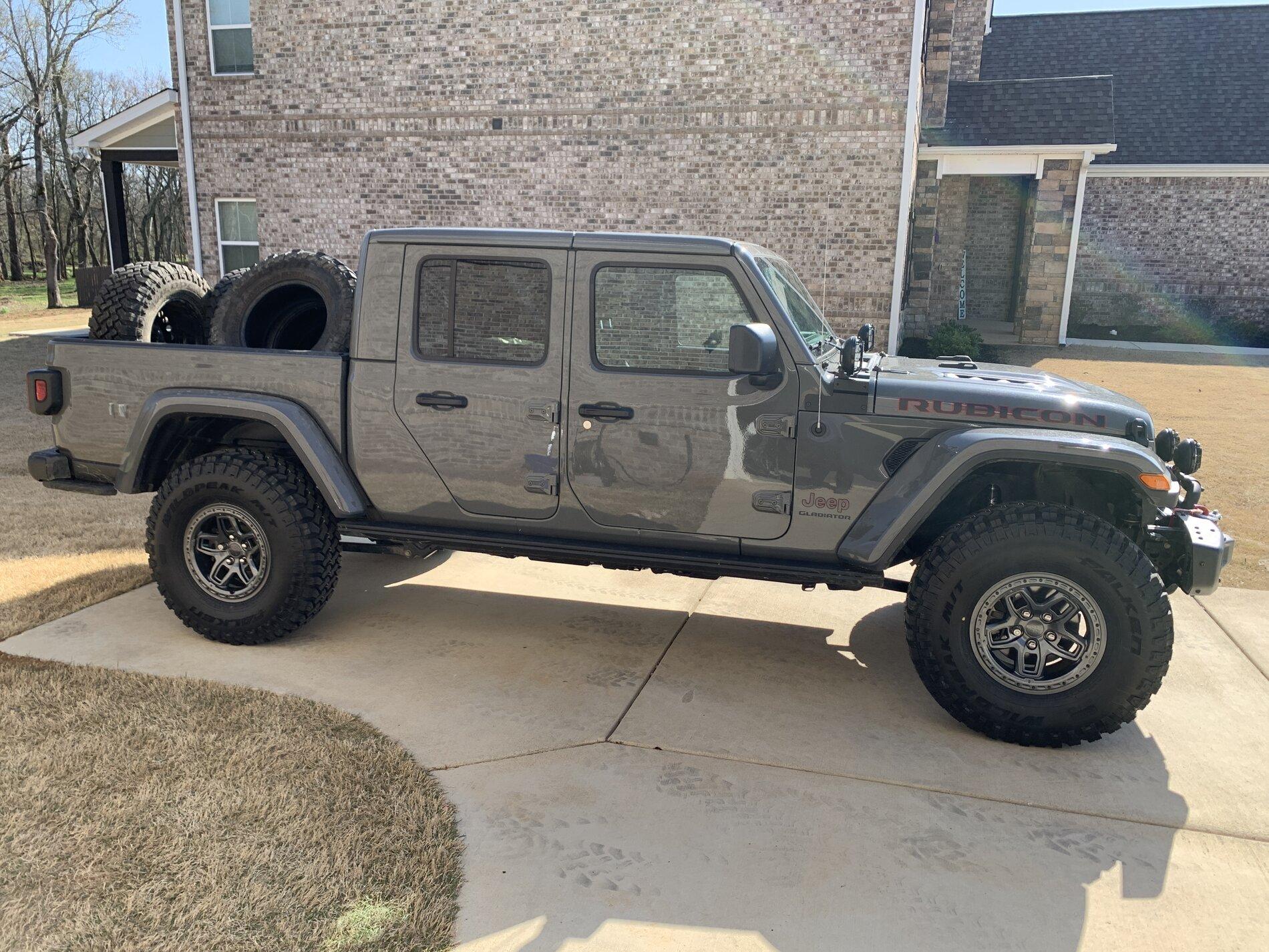 Jeep Gladiator AEV Borah Wheels on your Gladiator? 20210320_210318762_iOS