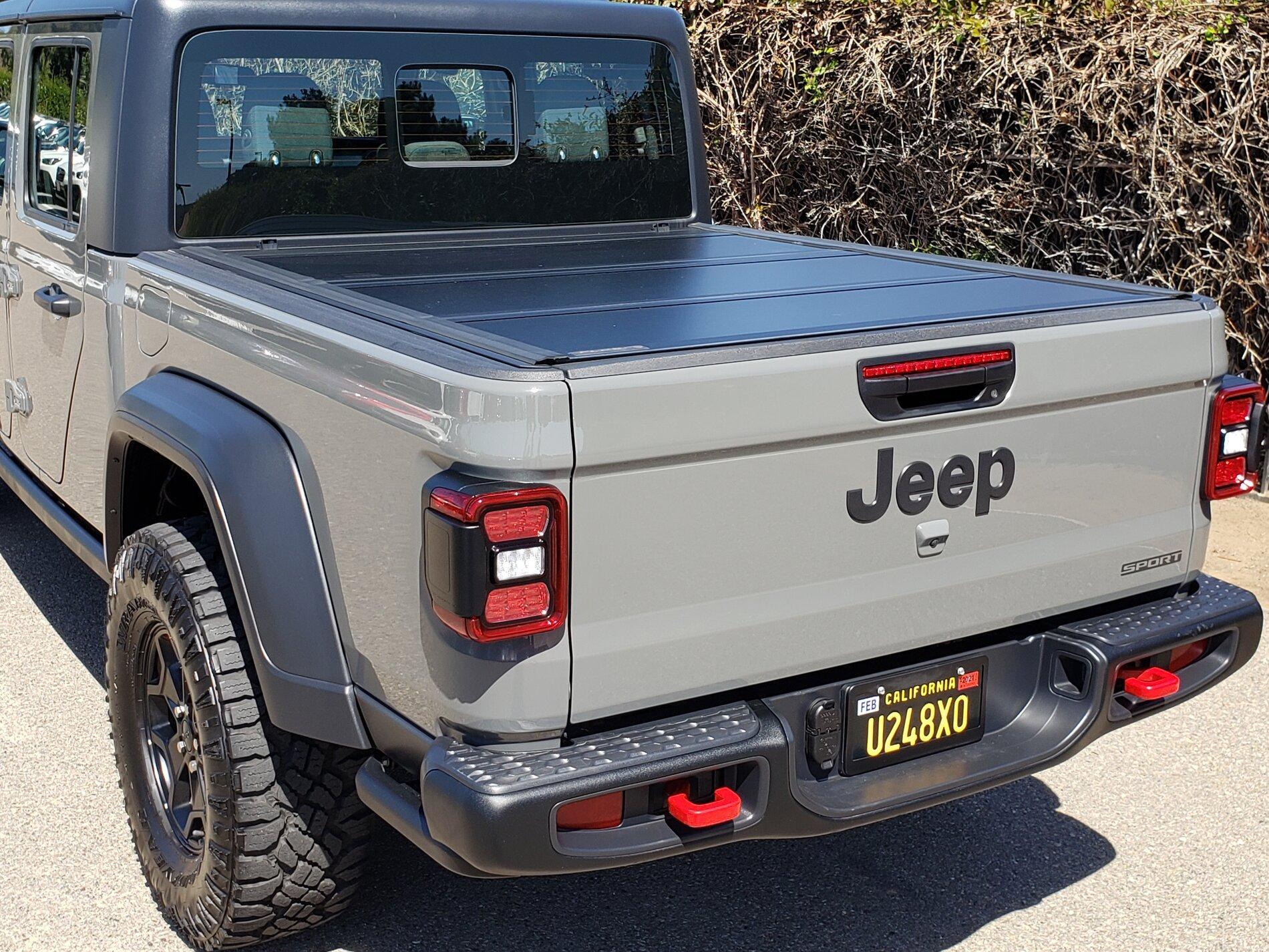 Jeep Gladiator 2020 Gladiator Sting Gray 6spd SoCal 898E85B4-1B05-43E4-8E98-577F8A174DA0