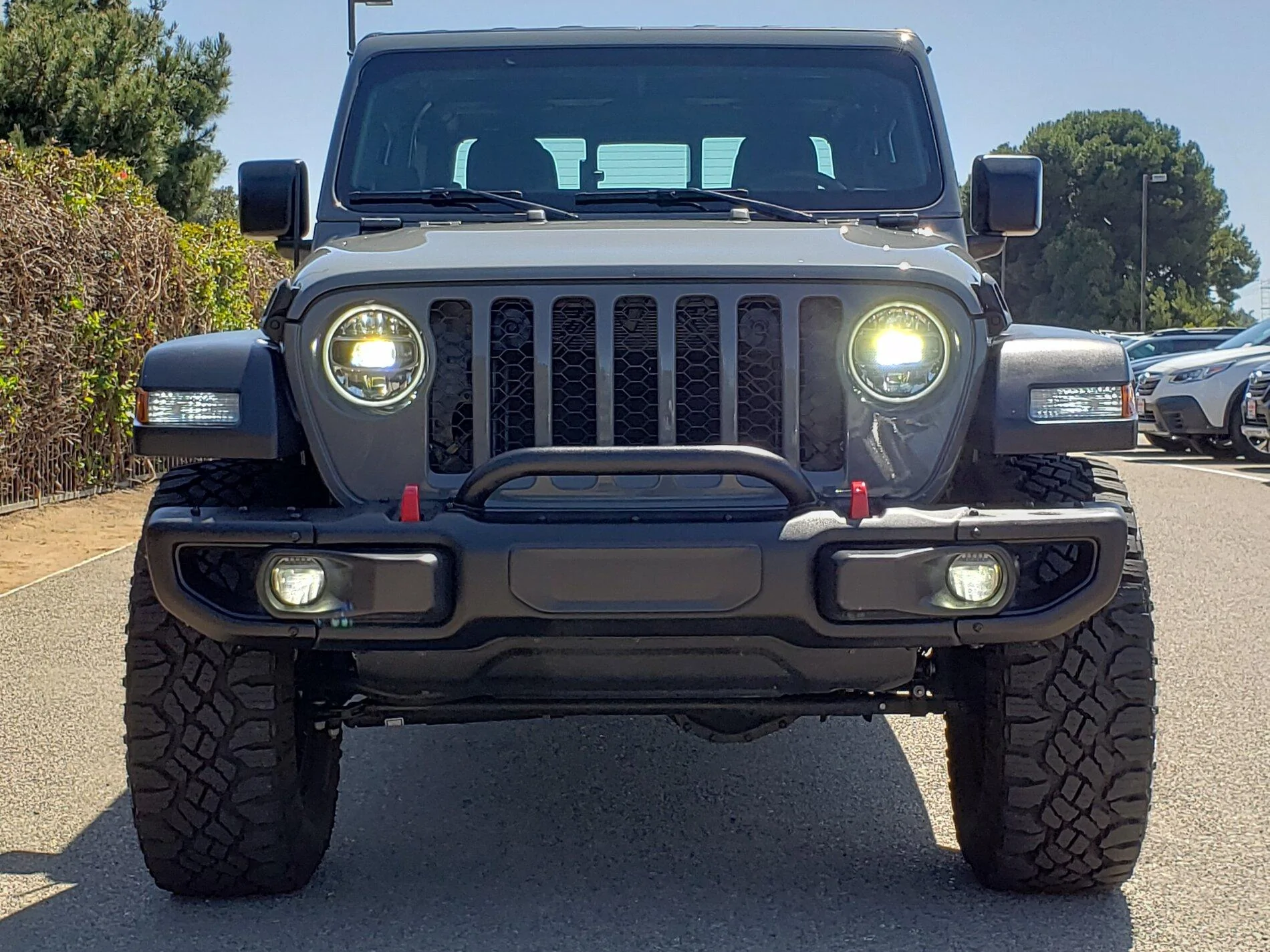 Jeep Gladiator 2020 Gladiator Sting Gray 6spd SoCal BEA57DCC-A736-4775-AFF3-7DEAC7BC1282