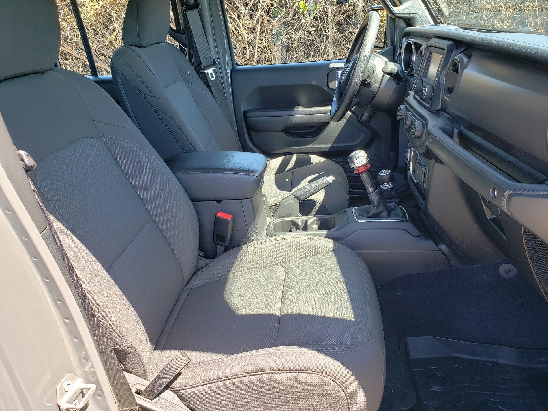 Jeep Gladiator 2020 Gladiator Sting Gray 6spd SoCal 49FFAE13-7027-46A5-B76A-73AD9755AD37