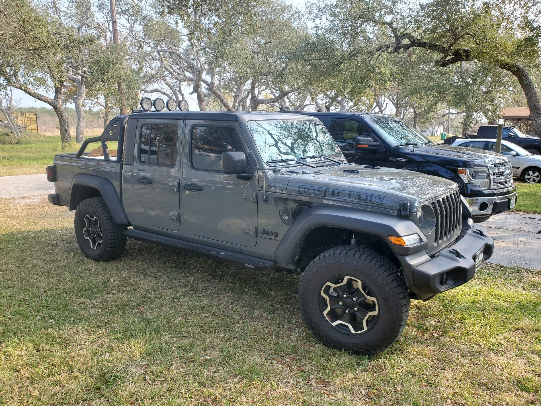 Jeep Gladiator Do you have (had) a CJ-8 Scrambler? 20201213_112006