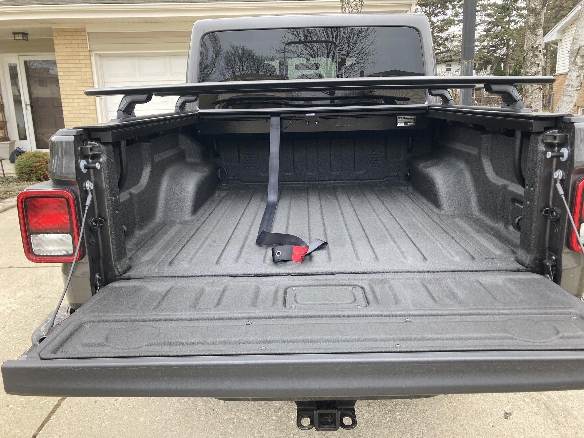 Jeep Gladiator Retractable tonneau and tracks for rack system 26E7A52E-0024-46F9-B90E-82D1E8CAF7D7